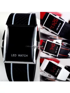   Sportos formatervezésű LED karóra fehér színben, időmérő funkcióval