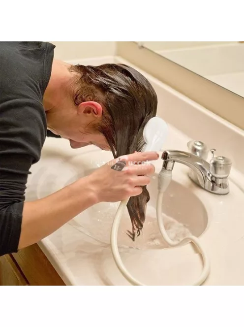 Csapra szerelhető víztakarékos zuhanyfej fürdőszobai használatra