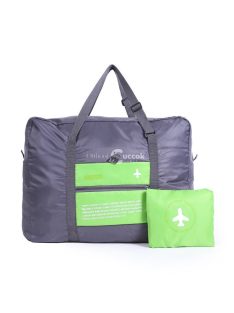   Kézipoggyász méretű, összehajtható utazótáska kompakt tároláshoz