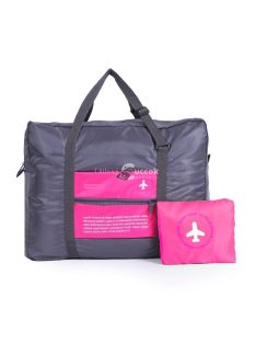   Kézipoggyász méretű, összehajtható utazótáska kompakt tároláshoz