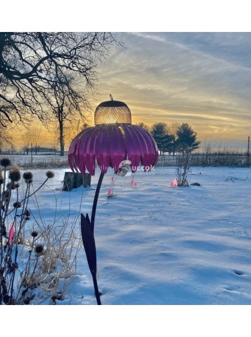 Piros Virág Alakú Madáretető Kerti Dekorációként Használható