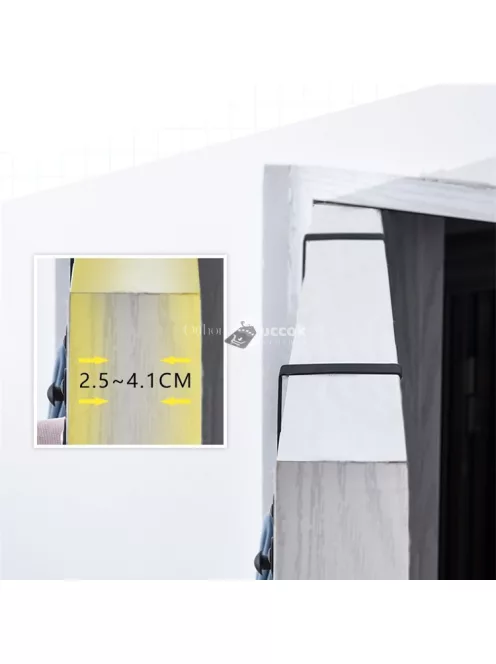 Összehajtható ruhafogas fekete színben, helytakarékos tároláshoz