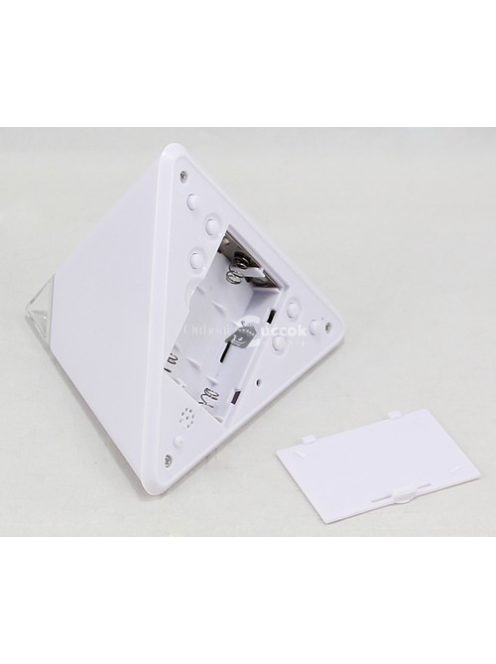 Színváltós piramis alakú digitális ébresztőóra asztali használatra