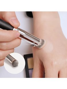 Alapozó és Korrektor Felvitelére Tervezett Sminkecset