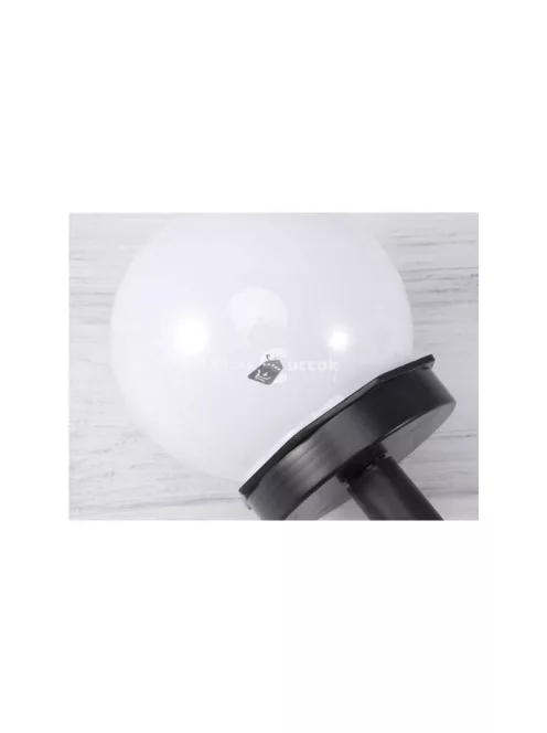 4 db színes RGB napelemes kerti dekorációs gömb lámpa, 10 cm átmérőjű