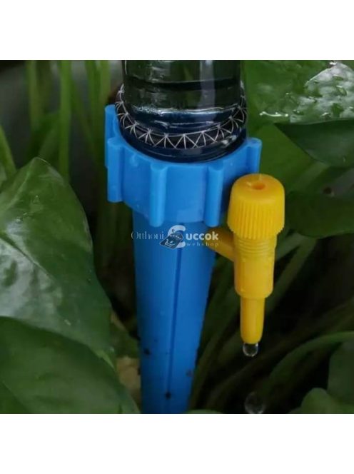 Az automatikus növény csepegtető segít a szobanövény egyenletes öntözésében