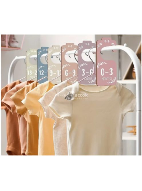 Fából készült babaszekrény rendező