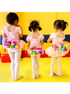 Parti játék labdákkal