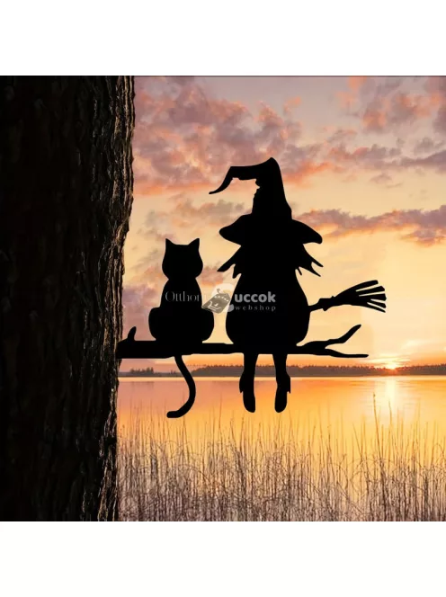 Fára szerelhető boszorkány és macskája kerti dísz