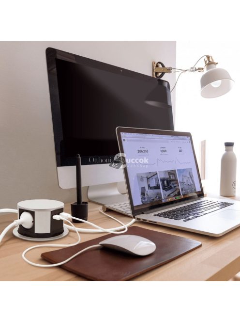 Rejtett elosztó 3-as dugasszal és 2 USB dugasszal