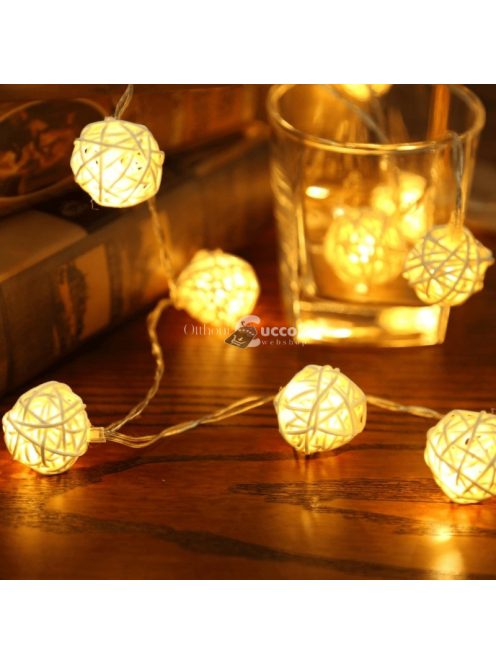 Rattan labda, melegfehér LED fényfüzér