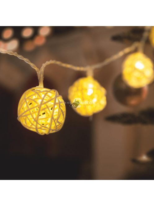 Rattan labda, melegfehér LED fényfüzér