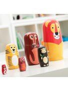 Fa matrjoska játék állatfigurákkal