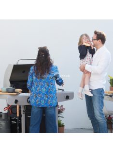   Barbecook BC-GAS-2014 Siesta 210 Black Edition gázgrill, oldalégővel, 112x56x118cm