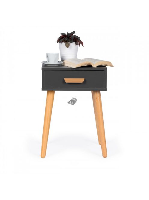 Stílusos éjjeliszekrény, fehér kávézóasztal - modern bútorok hálószobába és nappaliba