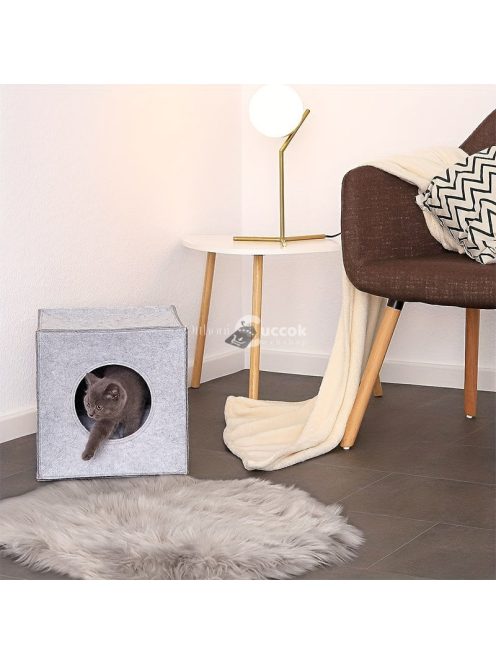 Filc macskabarlang párnával