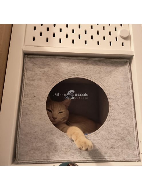 Filc macskabarlang párnával