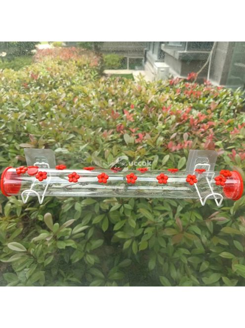 Ablakra helyezhető tapadókorongos etetőcső