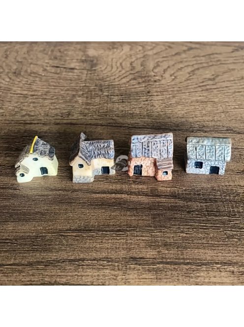 4 darabos miniatűr ház készlet