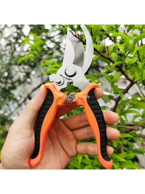 Rozsdamentes acélból készült metszőolló