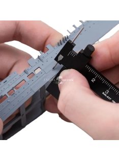 Egyenlő távolságú párhuzamos vonalzó