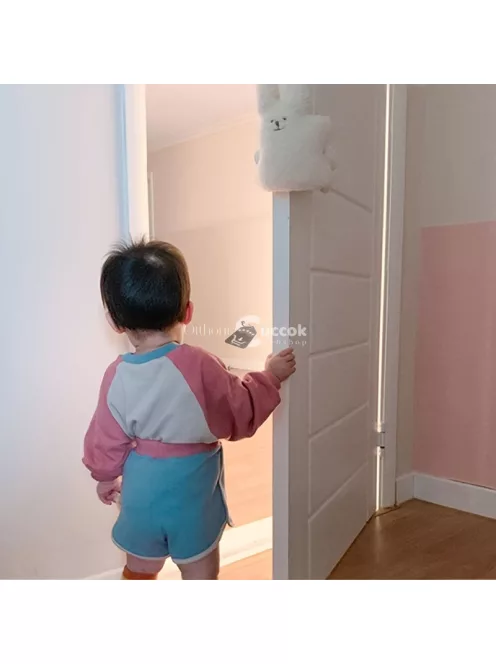 Ajtóbecsípés Védő