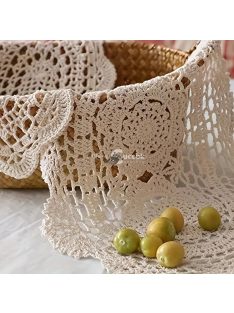   Kézzel készített horgolt ovális asztali alátétek csipkés széllel