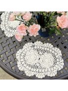 Kézzel készített horgolt ovális asztali alátétek csipkés széllel