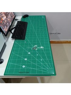 Öntisztító PVC vágólap