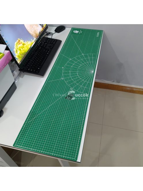 Öntisztító PVC vágólap