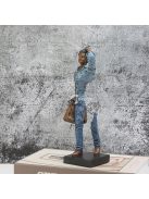 Gyanta  szobor figura