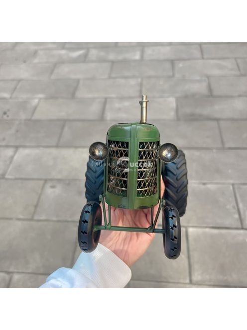 Dízel traktor - Egyedi otthoni dekoráció