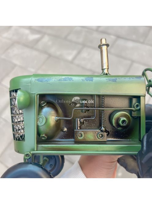 Dízel traktor - Egyedi otthoni dekoráció