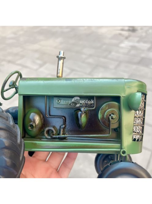 Dízel traktor - Egyedi otthoni dekoráció