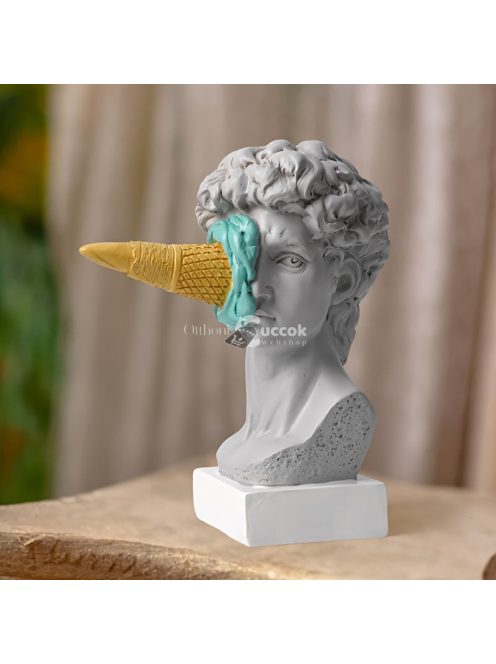 Műgyanta Dávid szobor fagylaltos pohárral