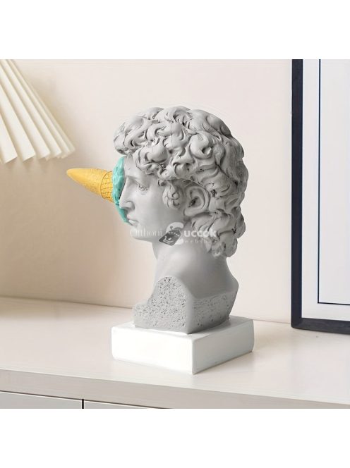 Műgyanta Dávid szobor fagylaltos pohárral