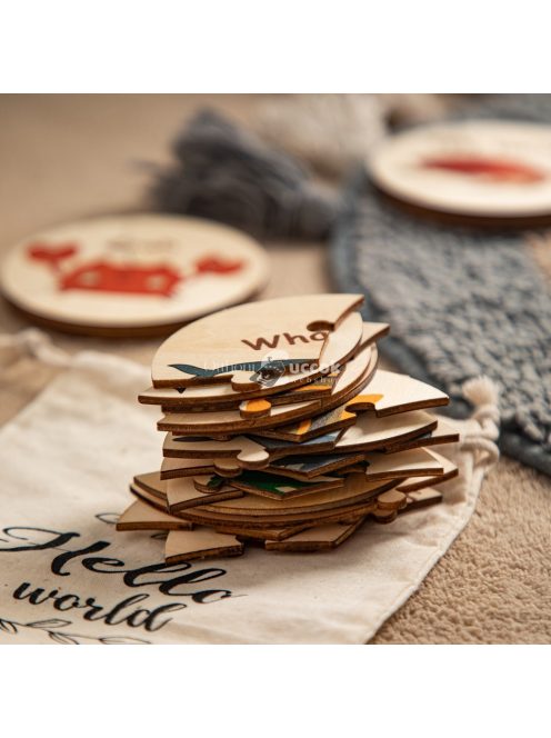 Színes, fából készült bolygós kirakó