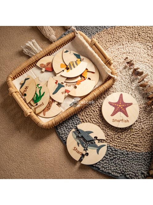 Színes, fából készült bolygós kirakó