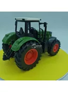 1/24 méretarányú Nagy Farm Traktor