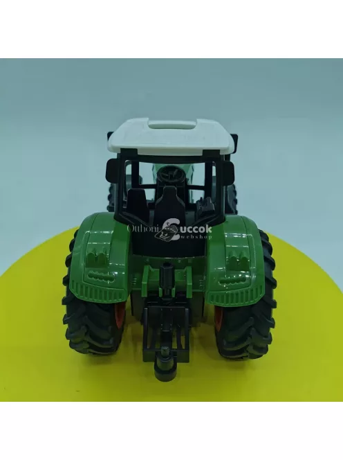 1/24 méretarányú Nagy Farm Traktor