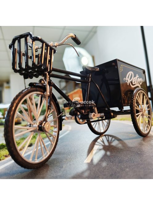 Retro Alloy Classic Tricikli Részletes Aranyozott Makett