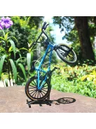 1:8 arányú ötvözetből készült BMX bicikli