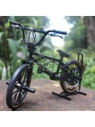 1:8 arányú ötvözetből készült BMX bicikli