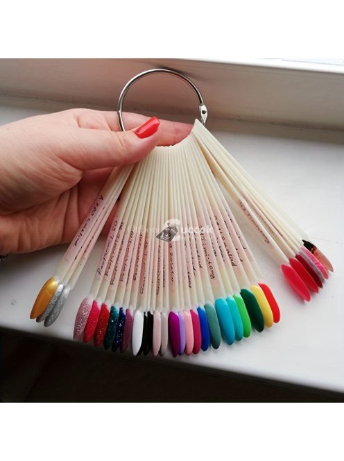 50 db-os bemutató műkörmök, körömminták, gél körömlak paletta színek bemutatásához, manikűr gyakorló eszközök