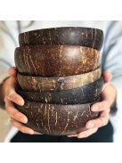 Kézzel készített kókuszdió héjból készült salátástál szett fa kanalállal