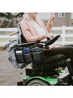   kerekesszékes tároló táska cipzárral és állítható hevederekkel