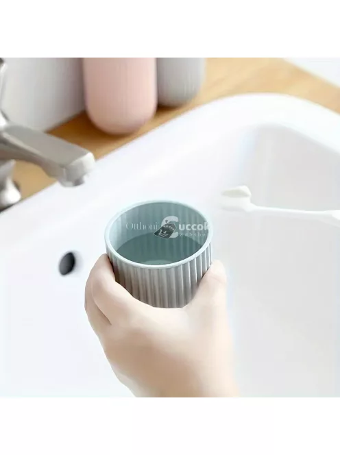 Hordozható fogkefe pohár