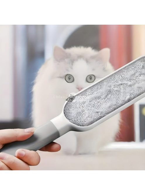 Szőrtelenítő kefe öntisztító tokkal