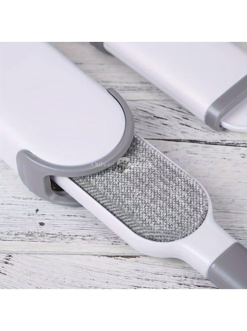 Szőrtelenítő kefe öntisztító tokkal