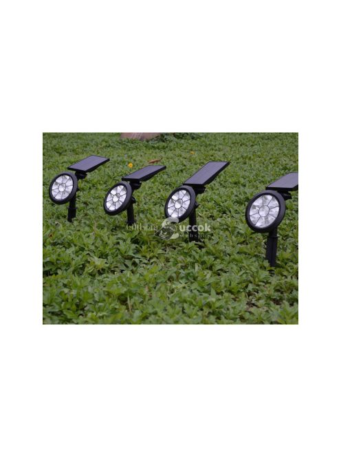 Napenergiával működő színes RGBW LED kerti karácsonyi lámpa